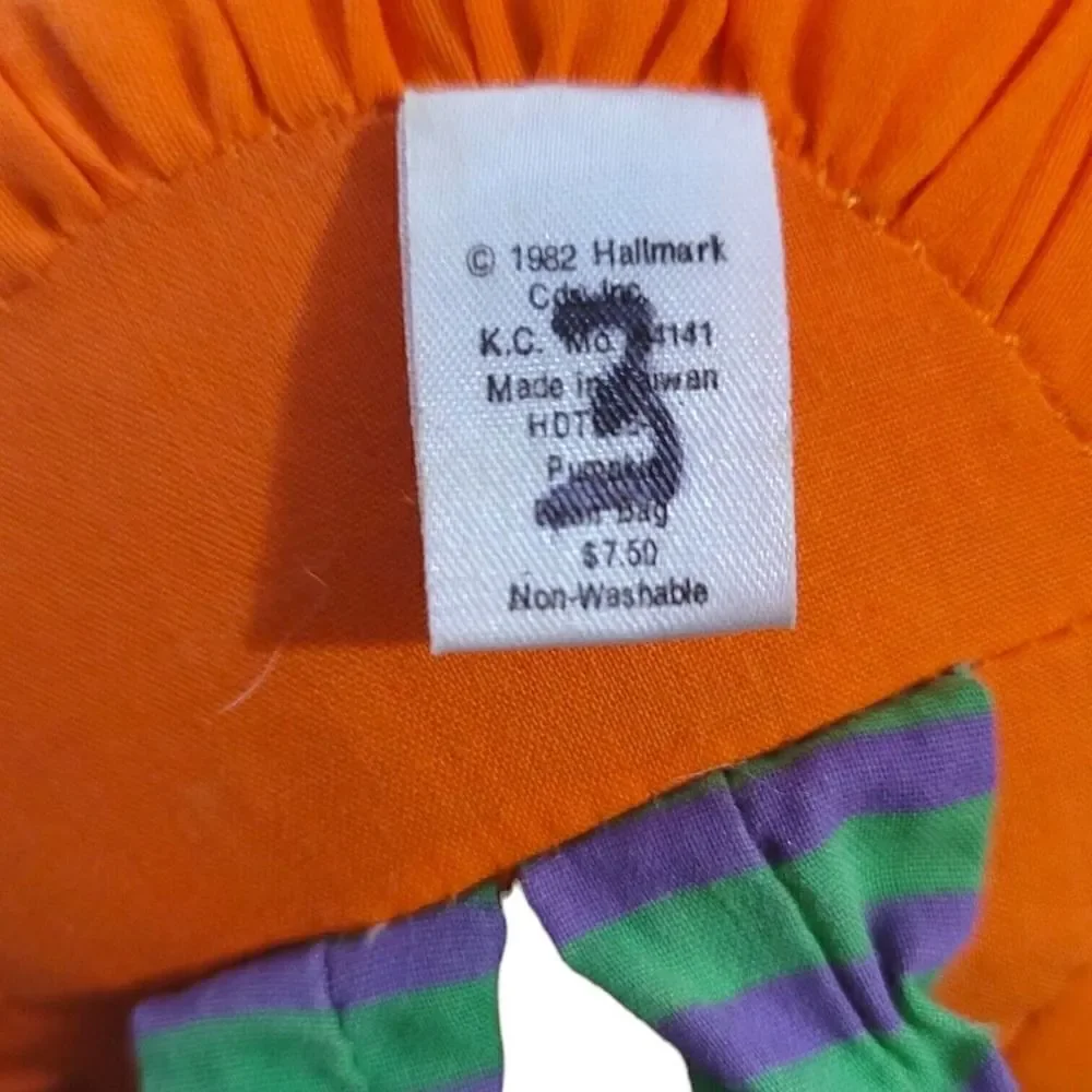 VTG Halloween Pumpkin Witch Hallmark Shelf Sitter Bean Bag Holiday Decor 1982